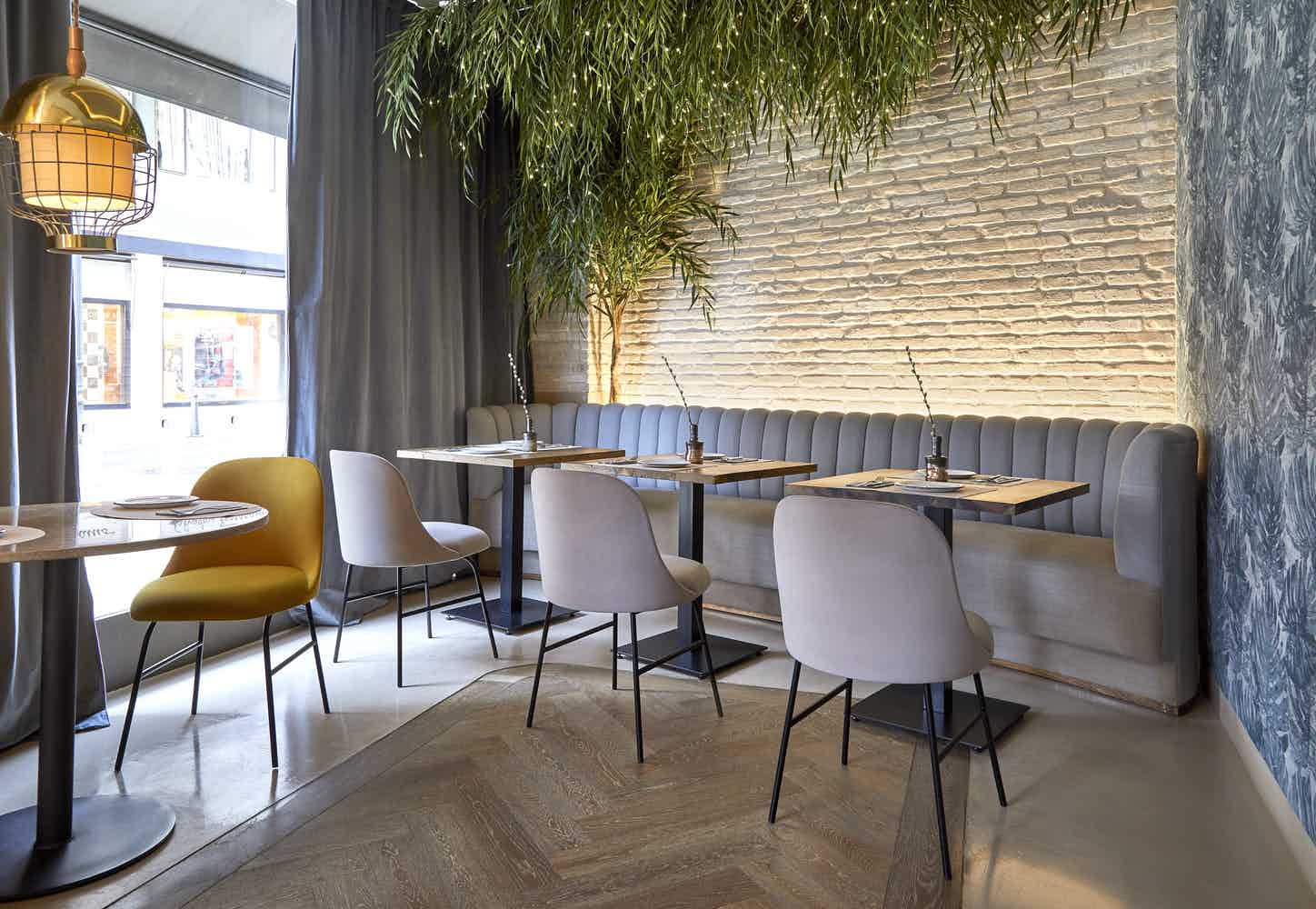 viccarbe-cafe-aleta-chair-institu-haute-living